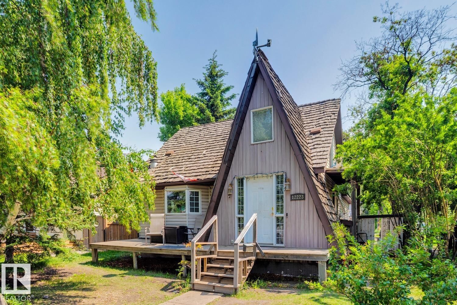 Property Photo:  12223 107 Street NW  AB T5G 2S9 