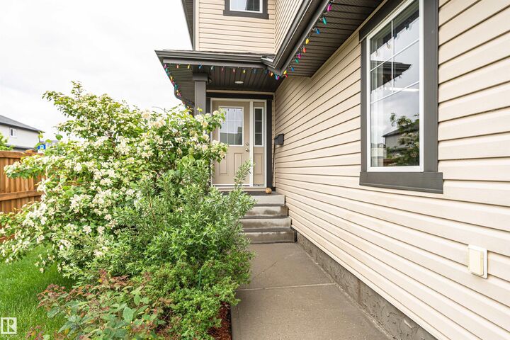 Property Photo:  16423 134 Street NW  AB T6V 0G5 