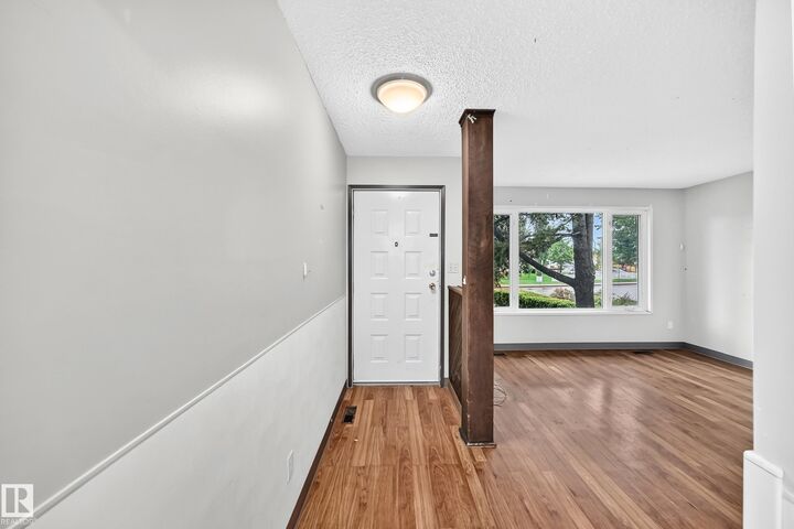 Property Photo:  1816 48 Street NW  AB T6L 2X6 
