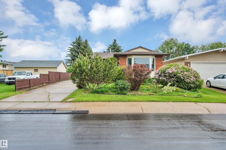 Property Photo: 4524 20A Avenue NW AB T6L 2Z5