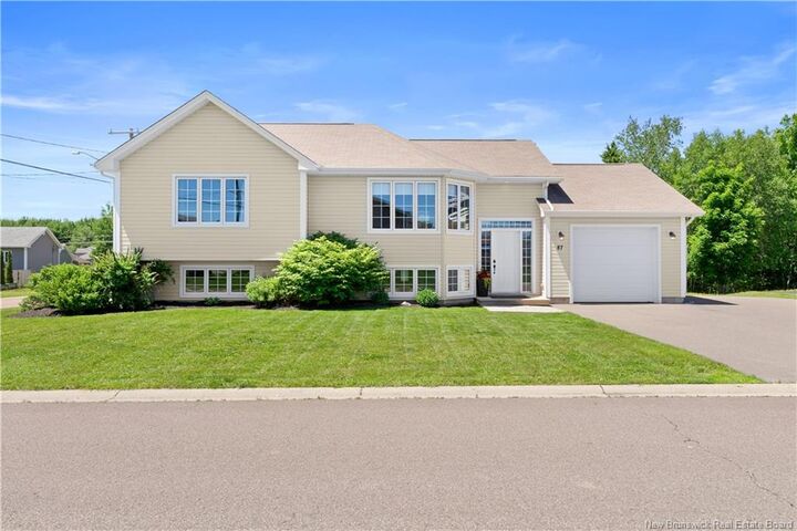 87 Manon Street — photo 1
