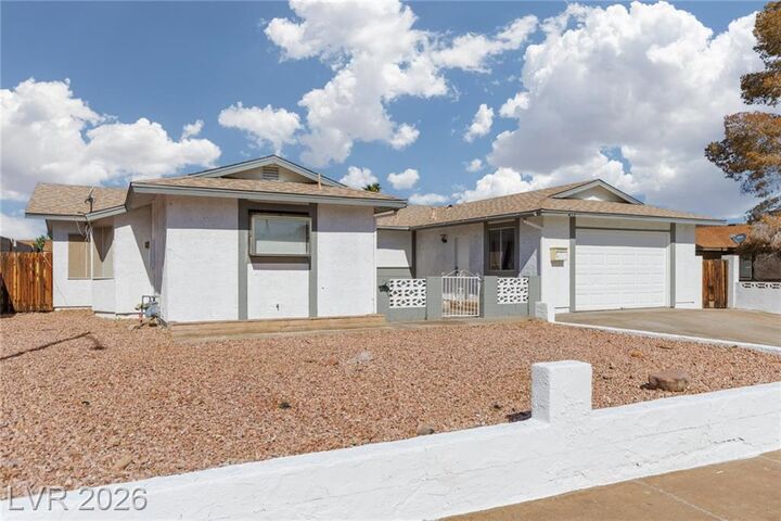 Property Photo: 412 Box Elder Way NV 89015
