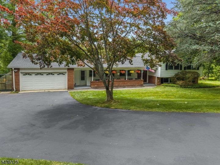 Property Photo:  7 Sky View Garden Rd  NJ 08833 