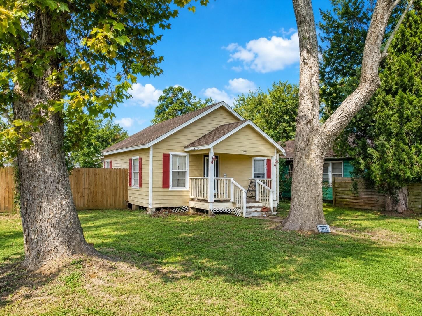 Property Photo: 201 E Front Street TX 77422