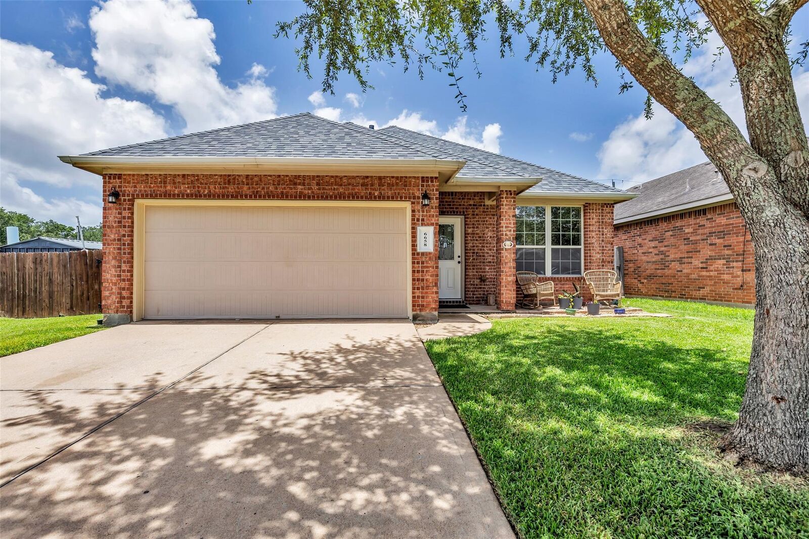 Property Photo:  6658 Hawkins Hill Lane  TX 77539 
