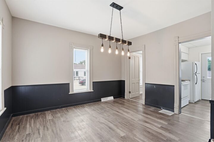 Property Photo:  716 W 2nd Street  IA 50613 
