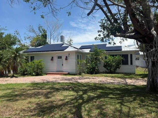 Property Photo: 617 Siesta Drive FL 34242