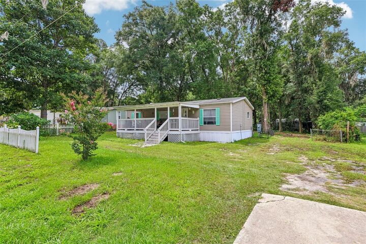 Property Photo: 4884 SE 146th Lane FL 34491