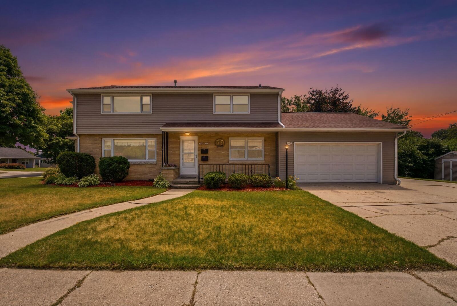 Property Photo:  907 High St  WI 53090 