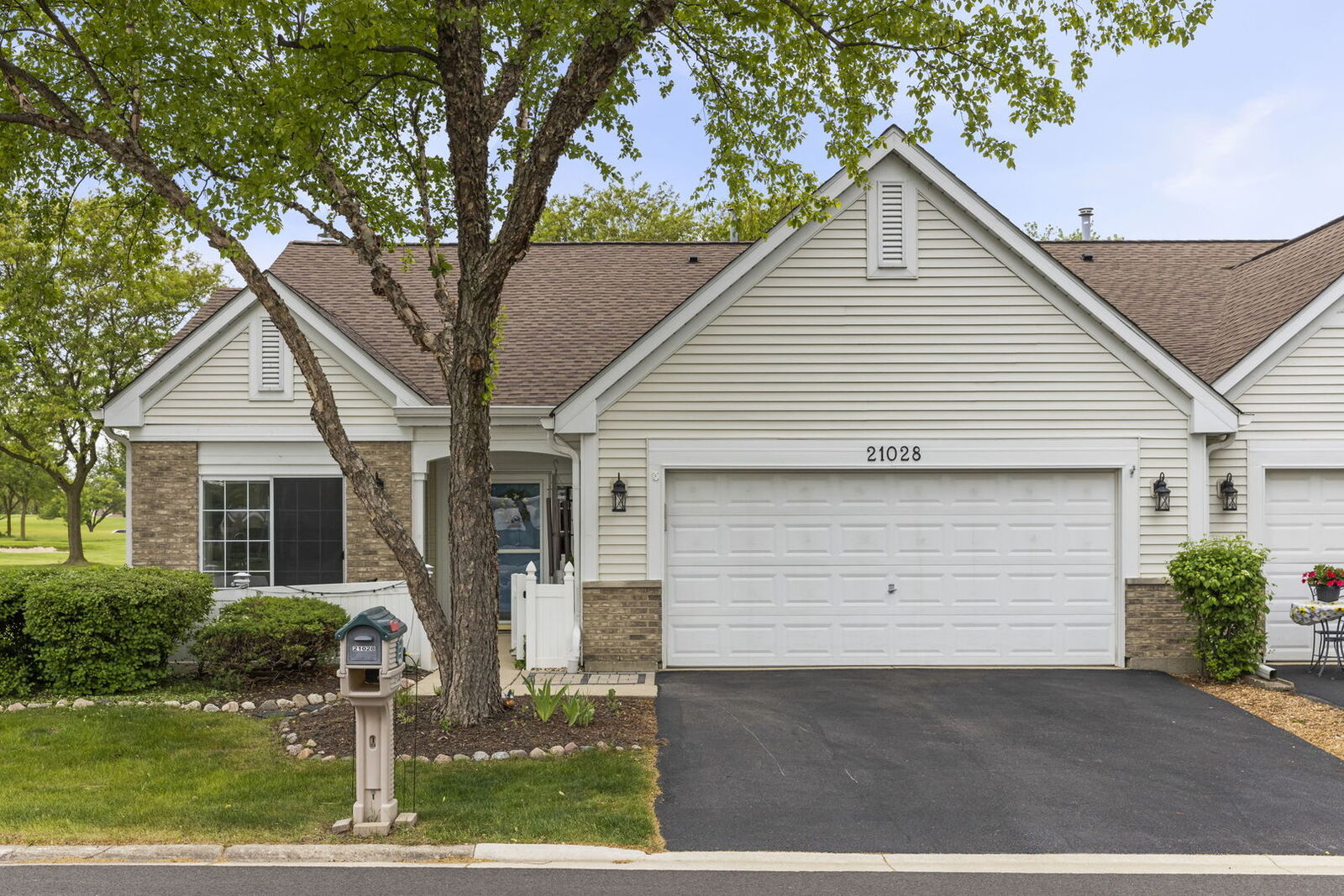 Property Photo:  21028 W Snowberry Lane E  IL 60544 