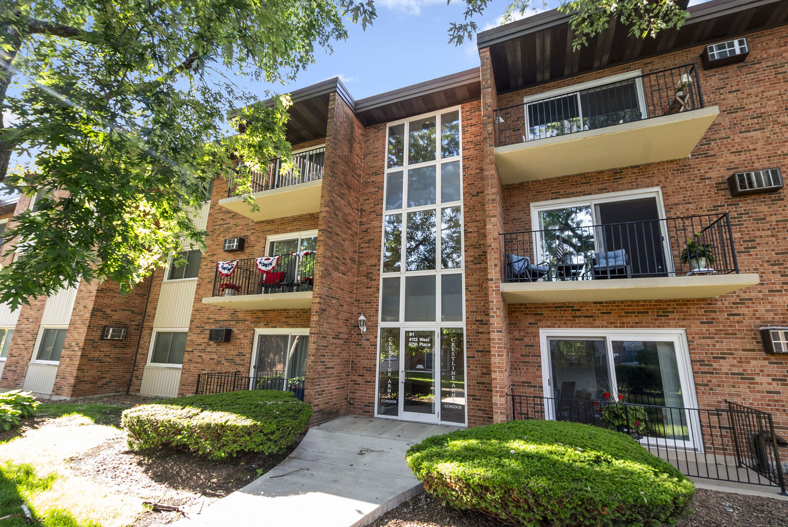Property Photo:  4113 W 97th Place 303  IL 60453 