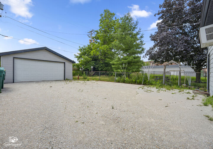 Property Photo: 116 N Hickory Street IL 60435