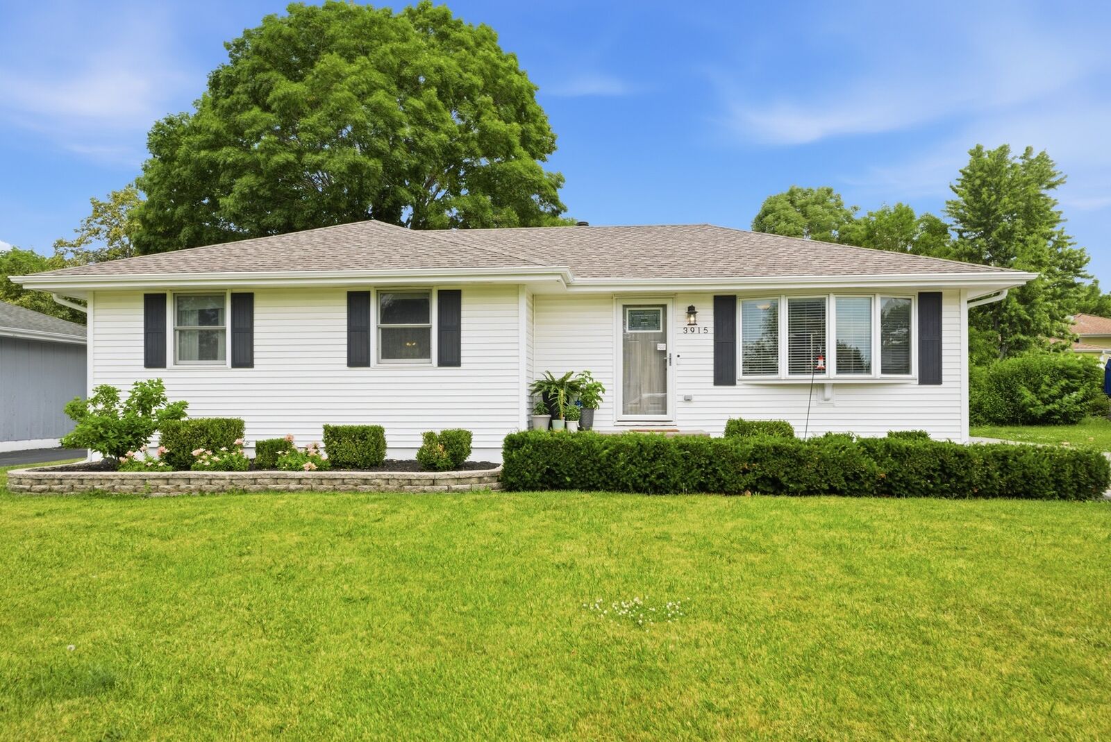 Property Photo: 3915 Terrance Ferry Drive IL 60431