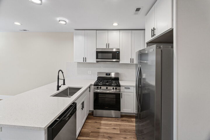 Property Photo: 4434 W Monroe Street IL 60624