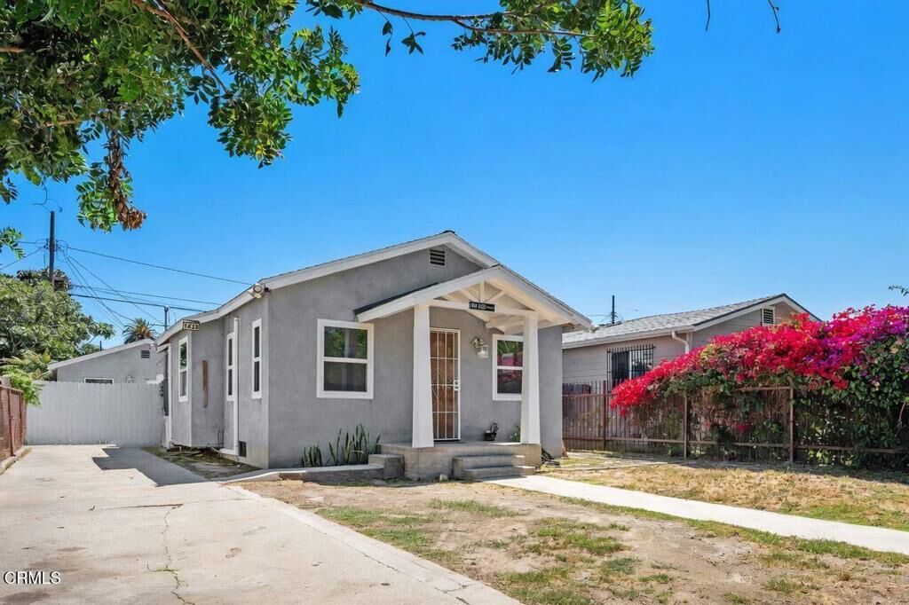 Property Photo: 1418 W 69th Street CA 90047