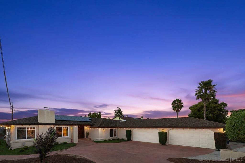 Property Photo:  1041 Calle Mesita  CA 91902 