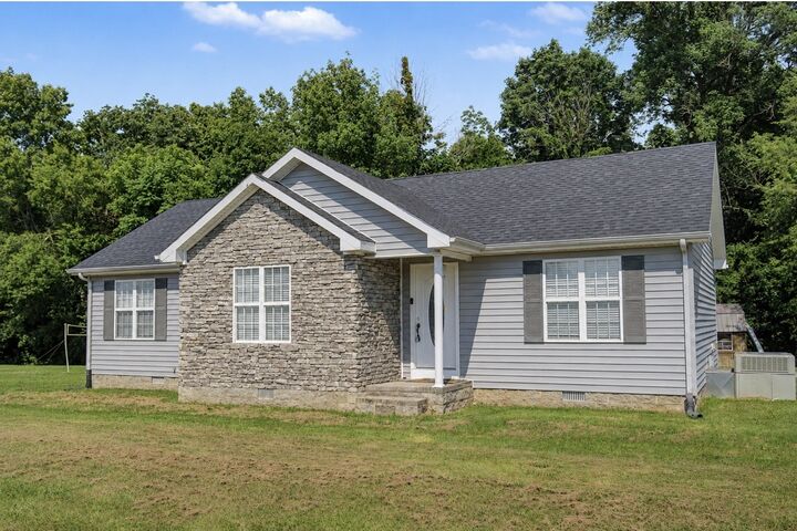 Property Photo: 104 Leigh Anna Cir TN 37083