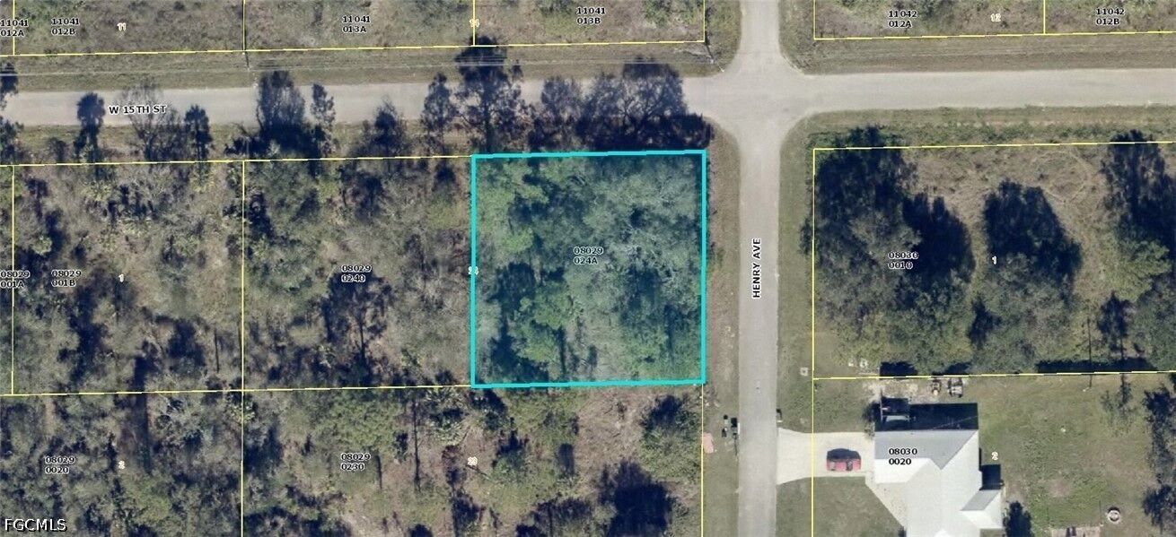 Property Photo: 601 W 15th Street FL 33972