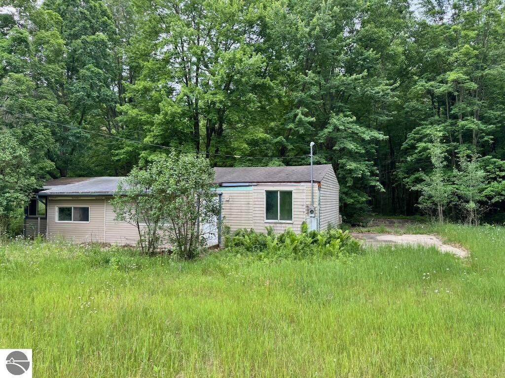 Property Photo:  4303 W Adams Road  MI 48632 