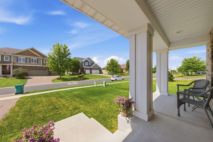 Property Photo:  2200 Silver Leaf Trail  MN 55322 