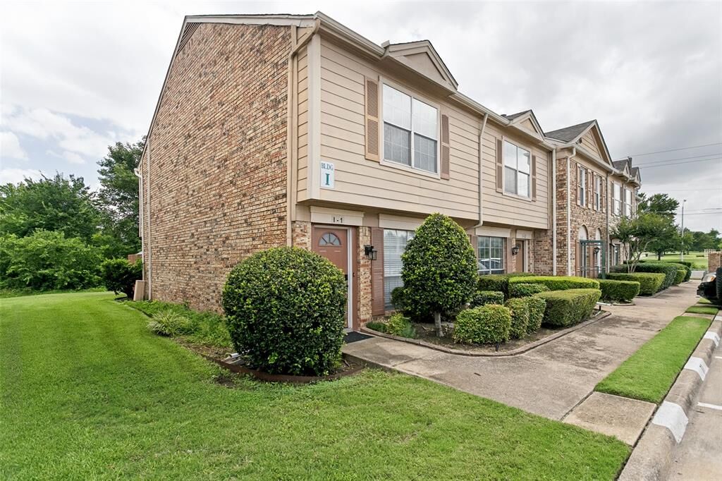Property Photo:  2400 Jupiter Road I 2  TX 75074 