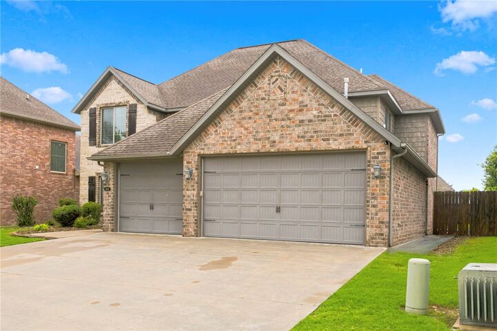 Property Photo:  1808 SW Hayfield Avenue  AR 72713 
