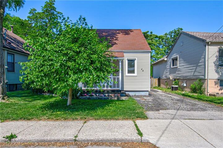 Property Photo:  44 East 32nd Street  ON L8V 3R6 