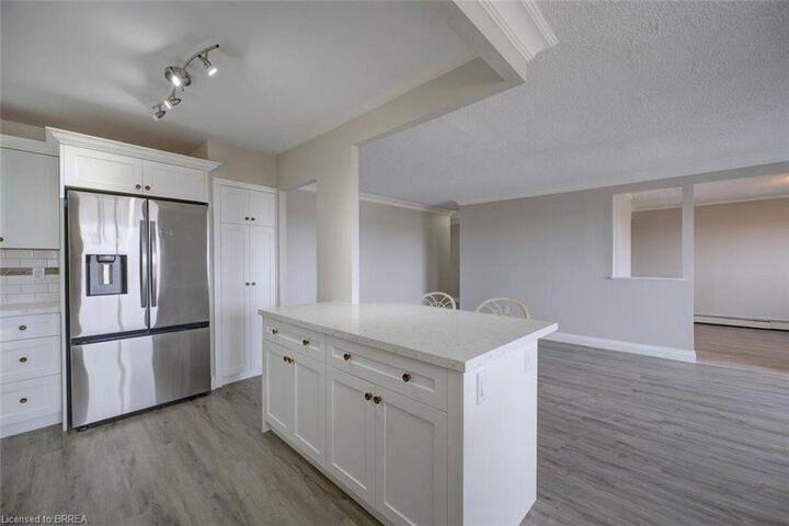 Property Photo: 640 West Street 909 ON N3R 6M3