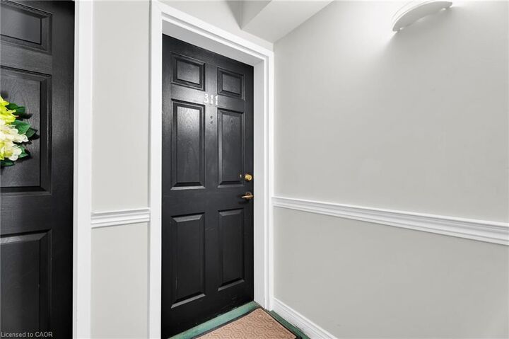 Property Photo: 4003 Kilmer Drive 311 ON L7M 4M1