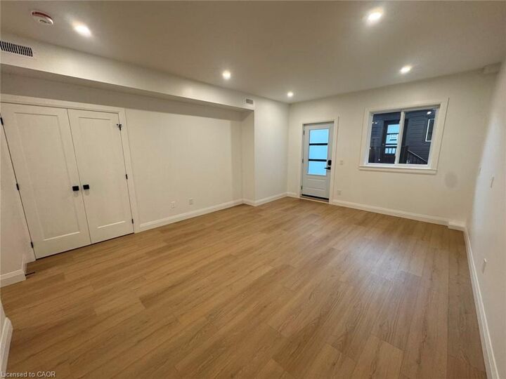 Property Photo:  17 White Avenue 2 Mf  ON M1C 1P1 