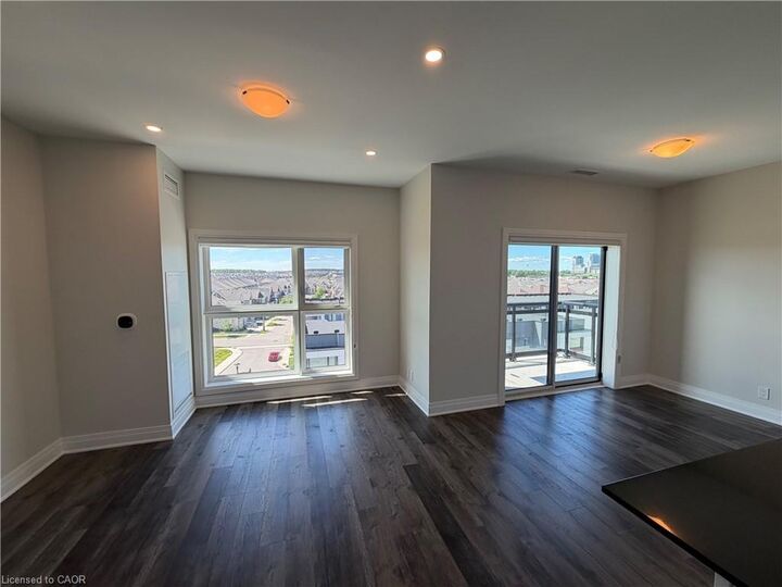 Property Photo:  102 Grovewood Common 529  ON L6H 0X2 
