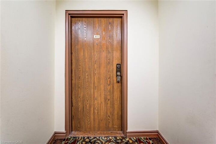 Property Photo:  55 Green Valley Drive 811  ON N2P 1Z6 