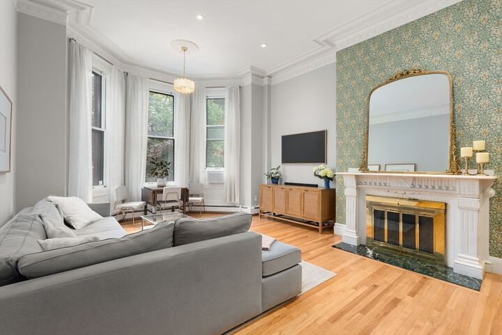 Property Photo:  277 Beacon St 1A  MA 02116 