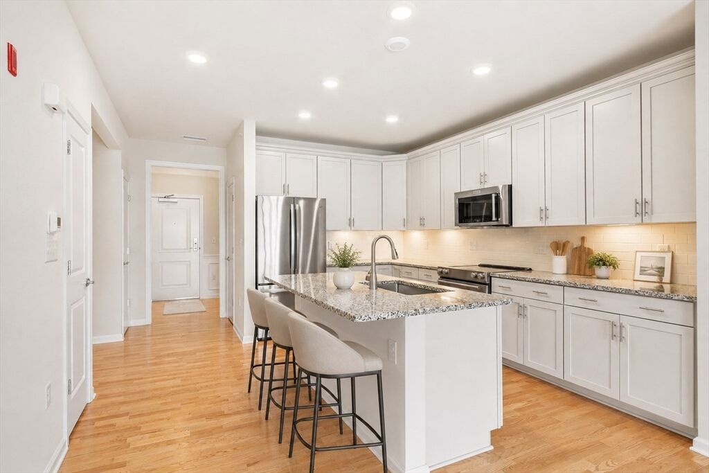 Property Photo:  250 Martins Landing 409  MA 01864 