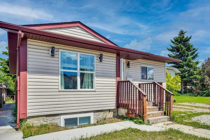 Property Photo: 56 Fallingworth Bay NE AB T3J 1G3
