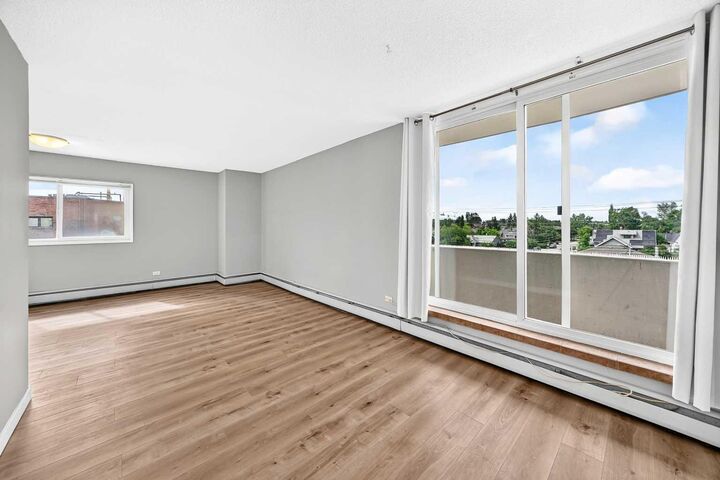 Property Photo: 316 1 Avenue NE 401 AB T2E 0B2