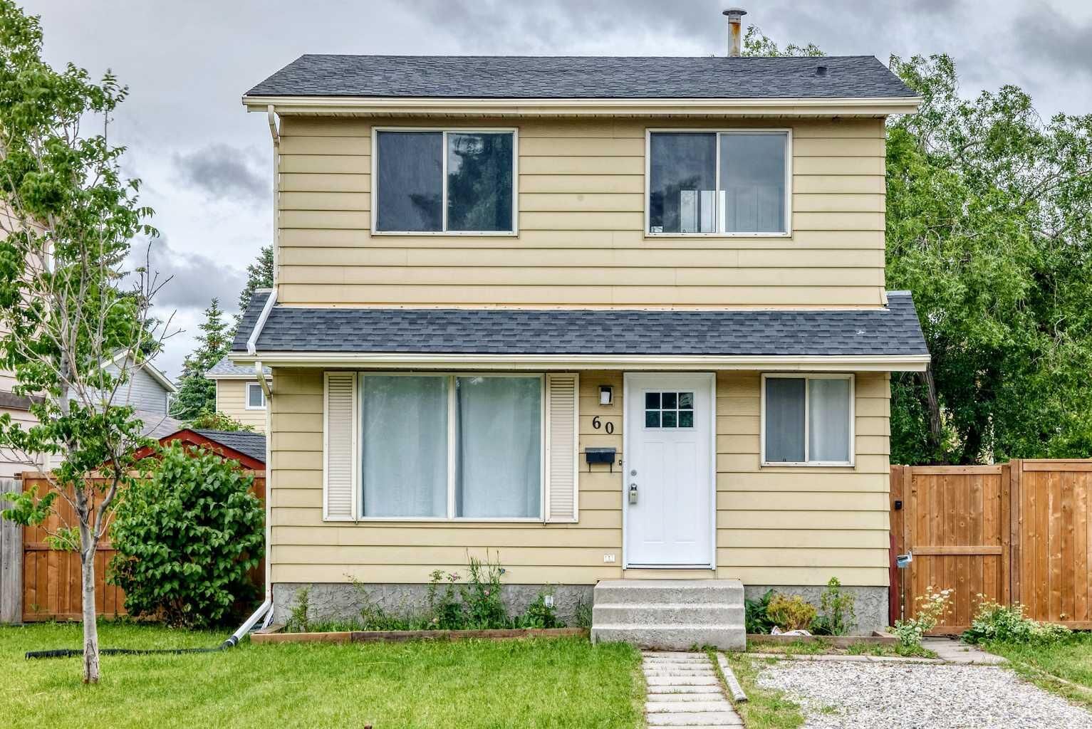 Property Photo:  60 Erin Mount Crescent SE  AB T2B 2S3 