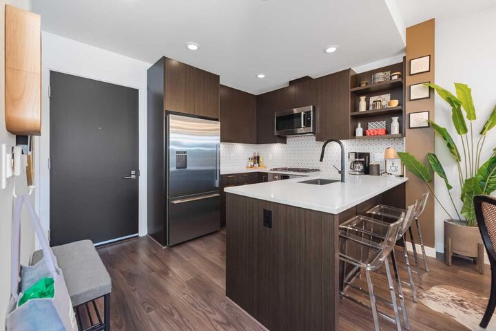 Property Photo:  88 9 Street NE 414  AB T2E 4E1 