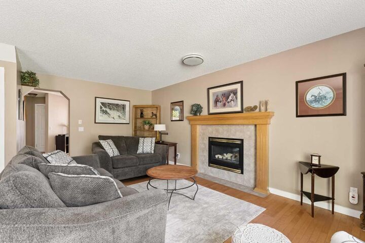 Property Photo:  11 Somerglen Court SW  AB T2Y 3V5 