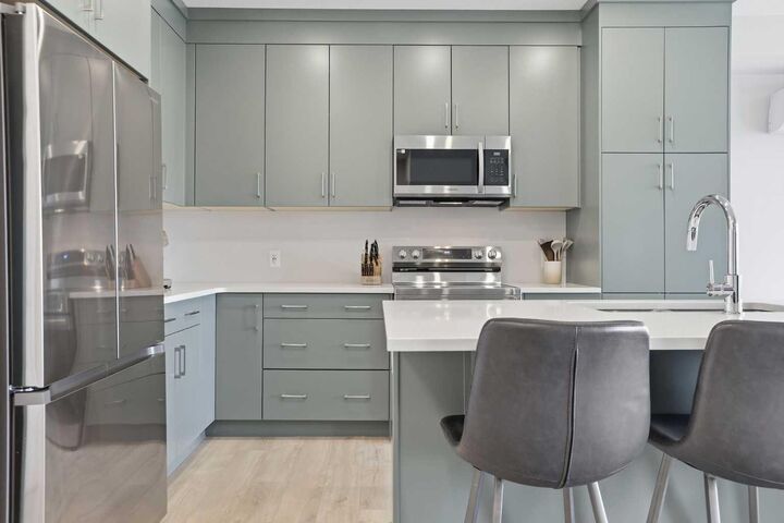 Property Photo: 2117 81 Street SW 2405 AB T3H 6H5