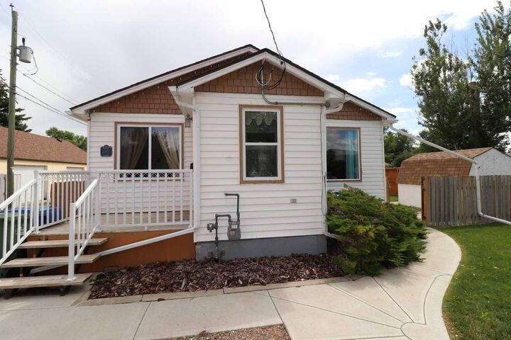 Property Photo: 2209 21 A Avenue AB T1M 1H6