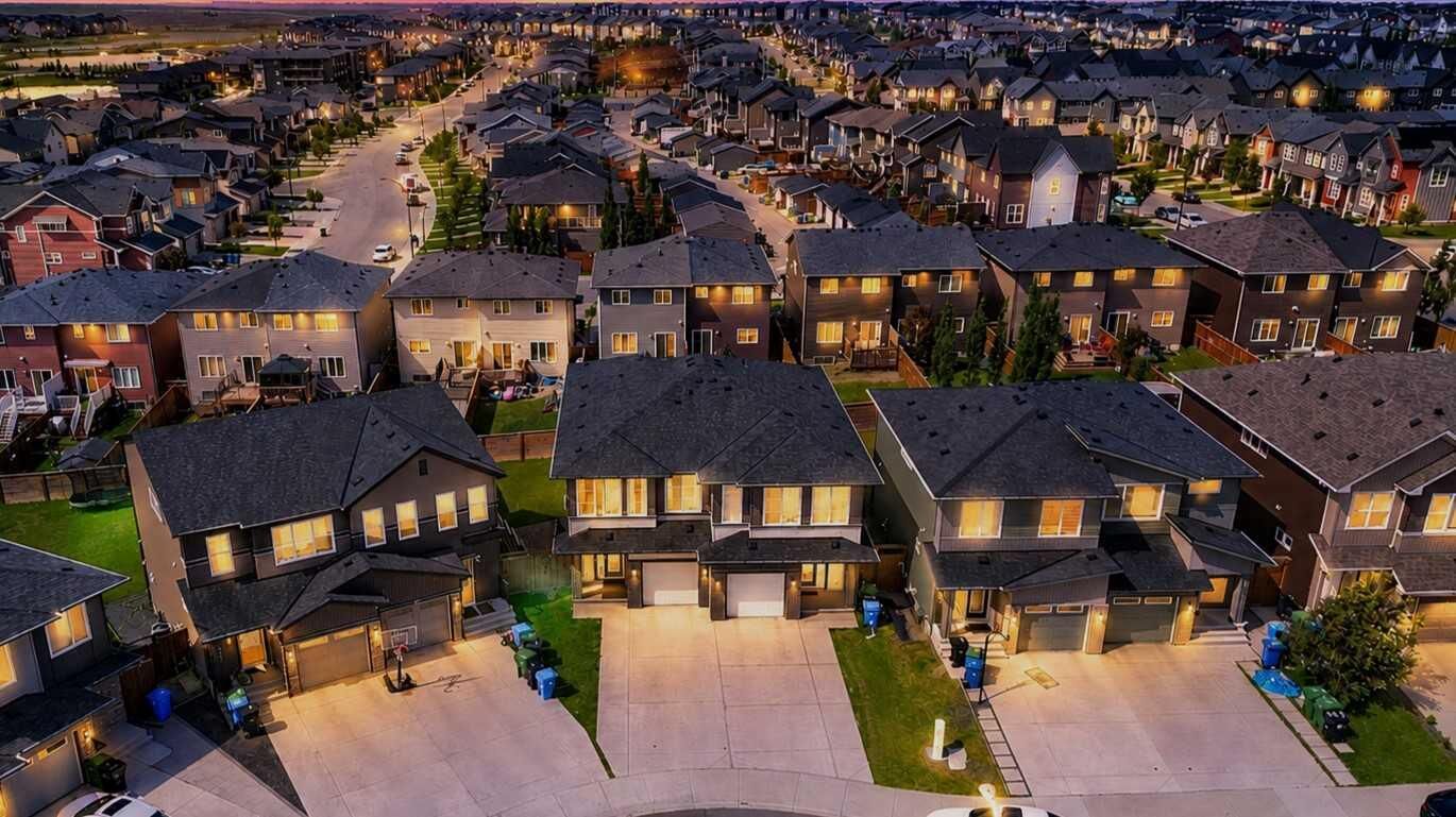 Property Photo: 121 Carringvue Park NW AB T3P 1L1