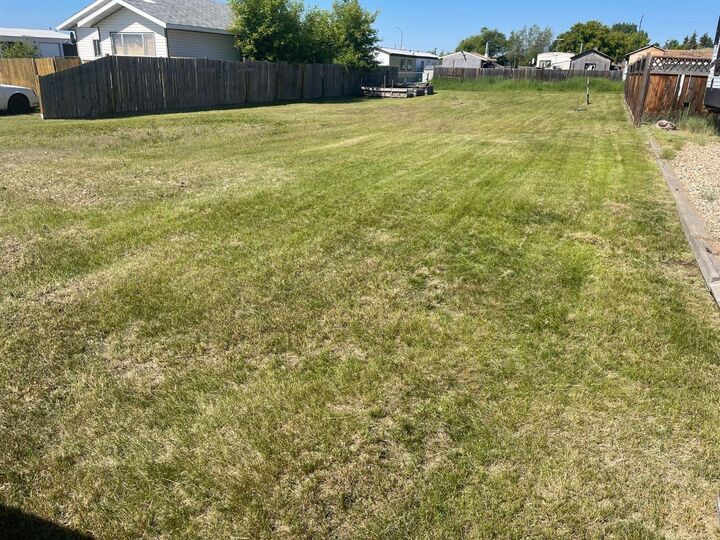 Property Photo:  10304 99 Street  AB T0H 1L0 