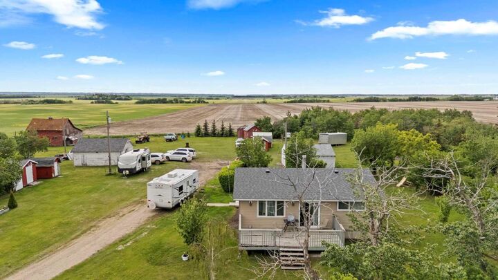 Property Photo:  47546 Range Road 213  AB T0B 0G0 