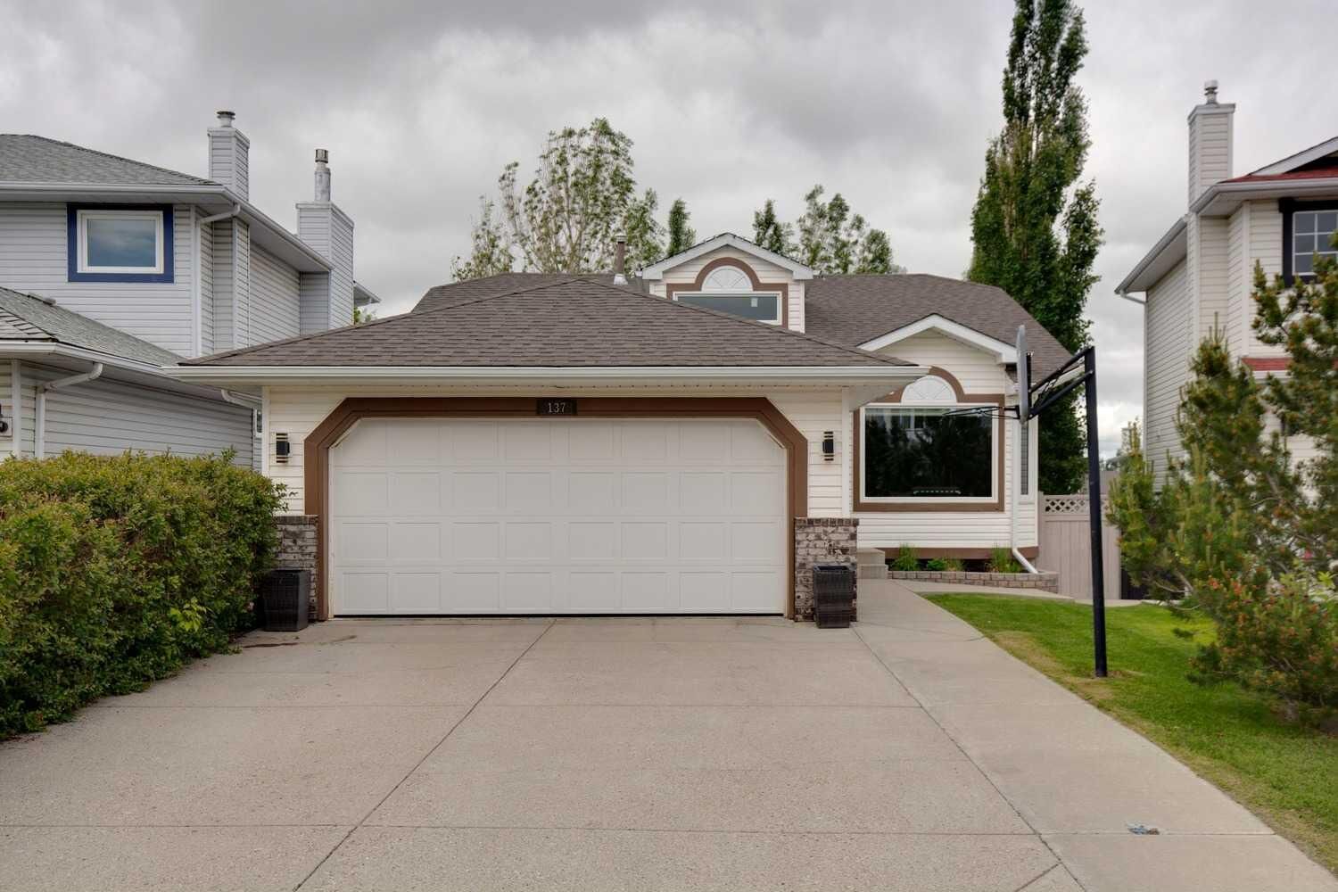 Property Photo:  137 Arbour Ridge Circle NW  AB T3G 3Y9 