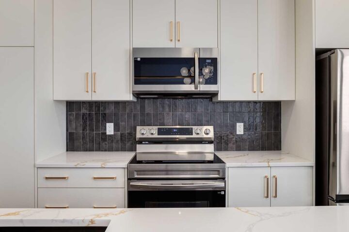 Property Photo:  772 Sora Boulevard SE  AB T3S 1C9 