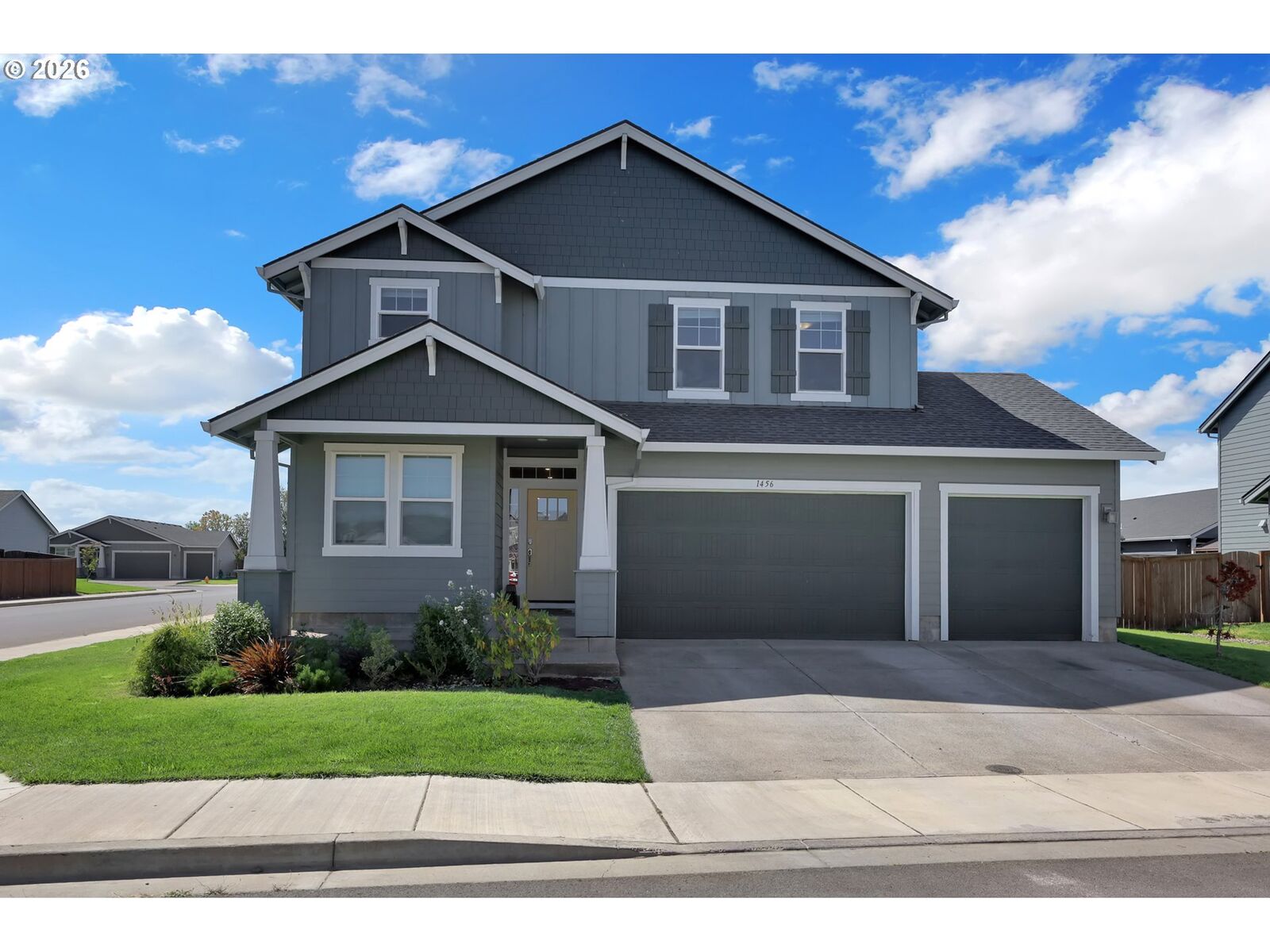 Property Photo:  1456 Farmington Dr  OR 97448 