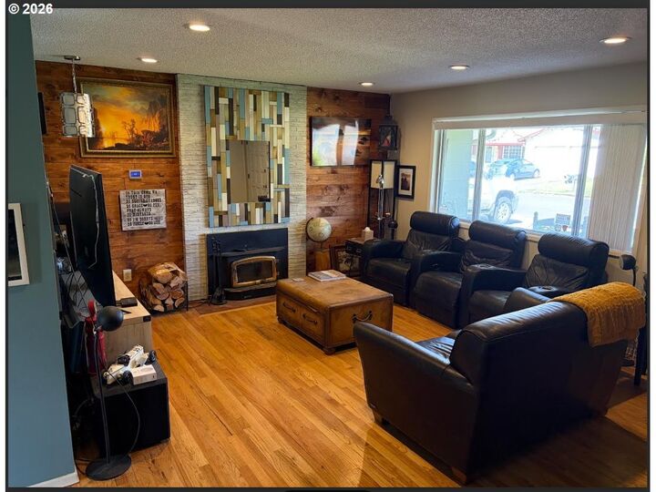 Property Photo:  1137 SE 224th Ave  OR 97030 