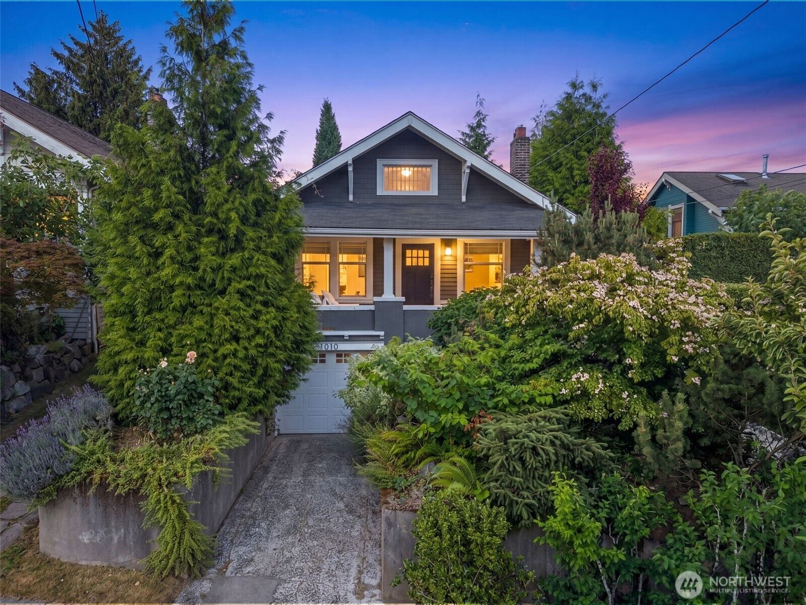 Property Photo: 4010 Ashworth Avenue N WA 98103