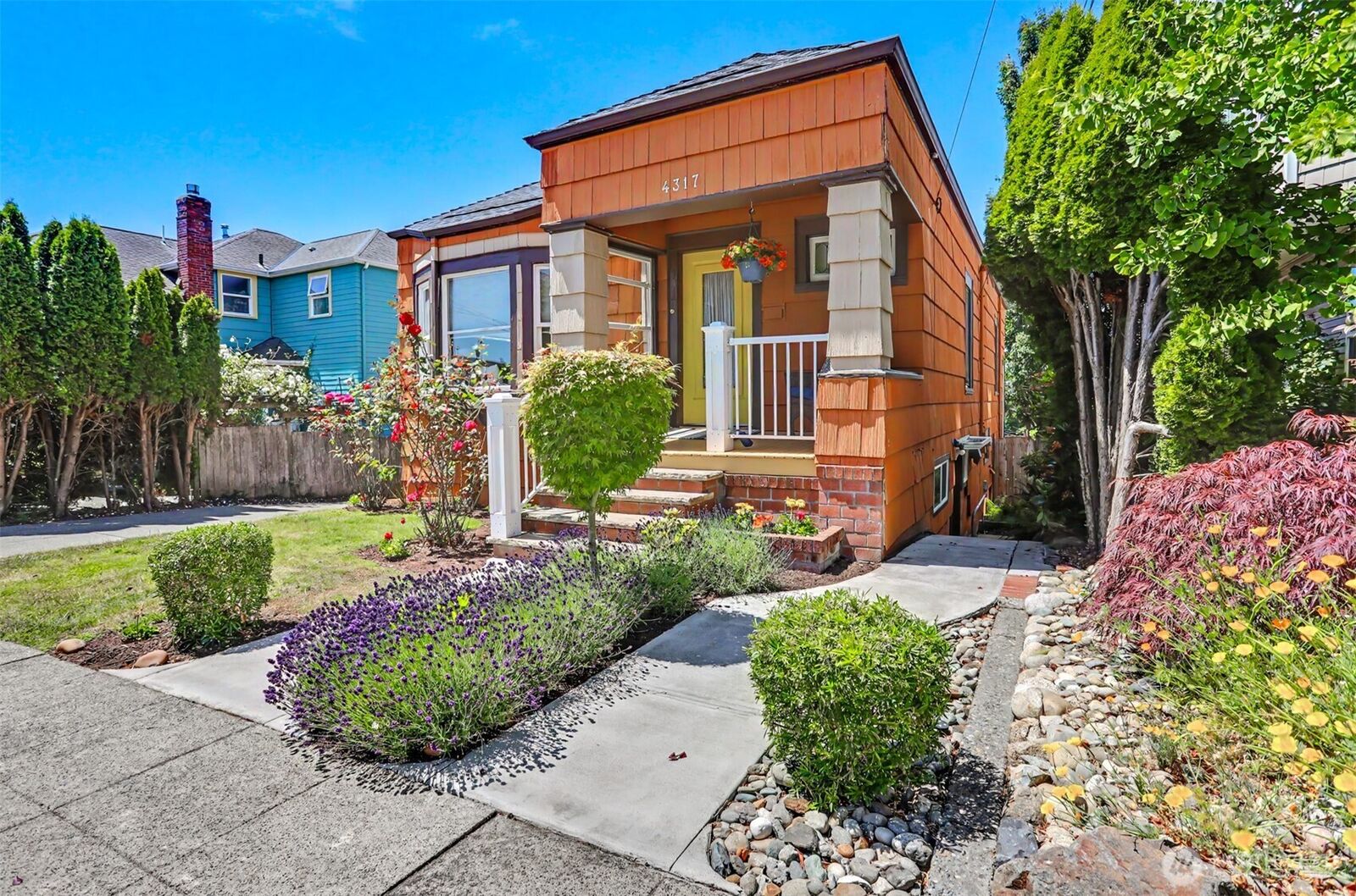 Property Photo:  4317  Phinney Avenue N  WA 98103 